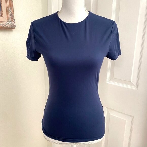 Abercrombie & Fitch Soft Matte Seamless Tuckable Baby Tee Size Small - Picture 1 of 7